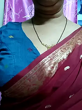 Snapshot of Rosy-B chatting on January 24, 2025, 12:42 am Rosy-B online show from January 24, 2025, 12:42 am