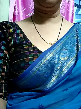 Snapshot of Rosy-B chatting on February 4, 2025, 5:55 pm Rosy-B online show from February 4, 2025, 5:55 pm