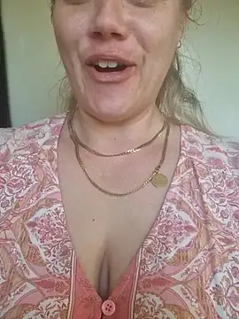 Snapshot of Off_the_Lesh chatting on October 30, 2025, 7:10 am Off the Lesh online show from October 30, 2025, 7:10 am