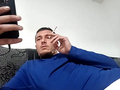 mayk18cm online show from December 8, 2024, 2:39 am