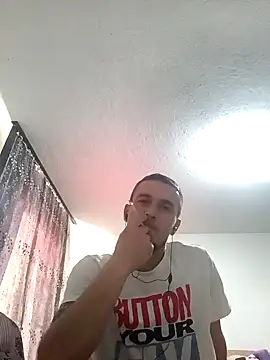 mayk18cm online show from December 31, 2024, 1:19 pm