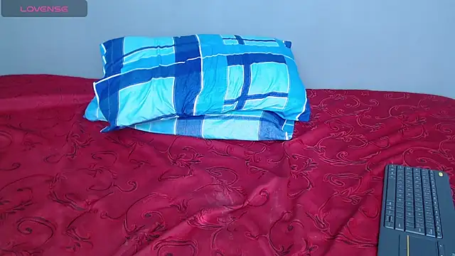 blue violette  online show from December 29, 2024, 8:26 pm