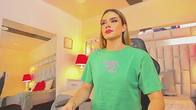 mariiahneedles online show from December 16, 2024, 10:45 pm