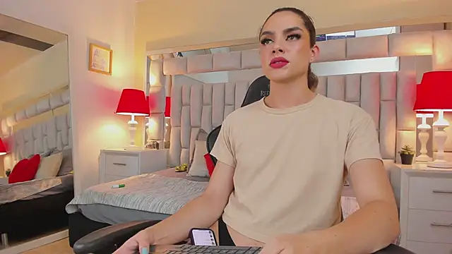 mariiahneedles online show from December 20, 2024, 9:17 pm