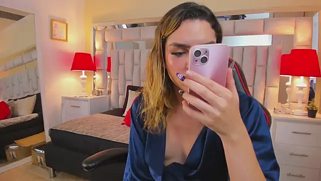 mariiahneedles online show from January 11, 2025, 2:09 am