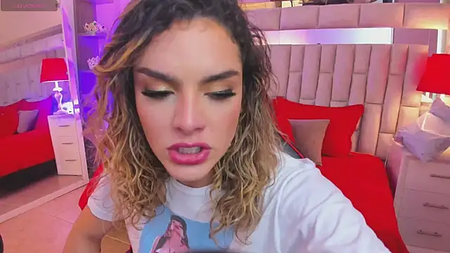 mariiahneedles online show from March 19, 2025, 8:22 pm