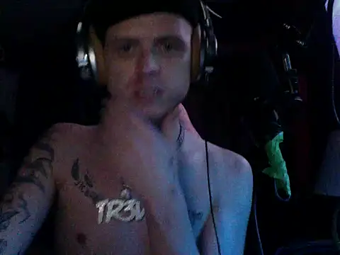 traejddd online show from June 7, 2026, 6:39 am