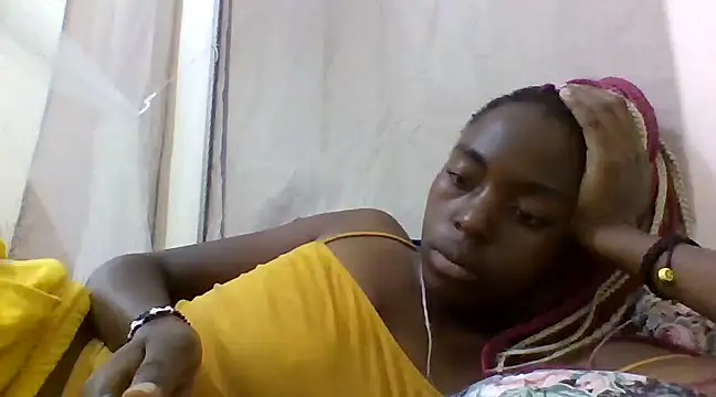 Snapshot of Ebony_maffin chatting on December 13, 2024, 4:16 pm Ebony maffin online show from December 13, 2024, 4:16 pm