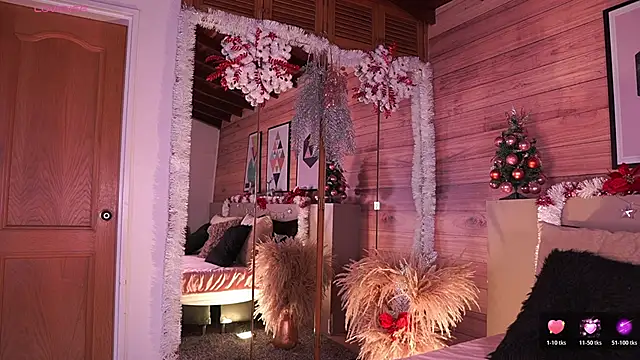 IzzyWild online show from December 14, 2025, 11:04 am