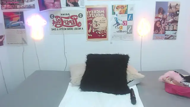 Snapshot of ari_rossee chatting on January 31, 2025, 9:26 pm ari rossee online show from January 31, 2025, 9:26 pm