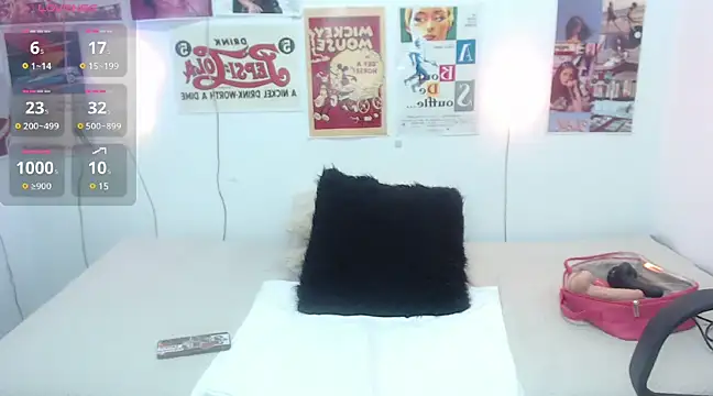 Snapshot of ari_rossee chatting on February 14, 2025, 3:54 am ari rossee online show from February 14, 2025, 3:54 am