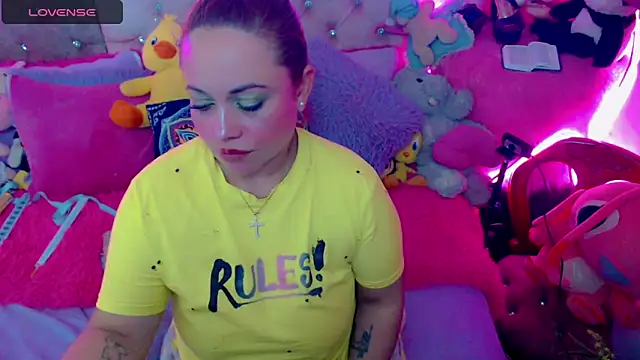 Snapshot of martina_bk chatting on March 15, 2025, 4:02 am martina bk online show from March 15, 2025, 4:02 am