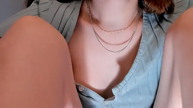 Britney Ross online show from March 4, 2025, 3:33 am