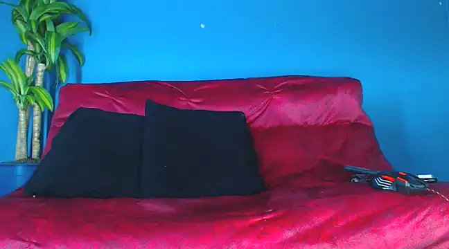 Snapshot of Mracialatina chatting on February 7, 2025, 11:03 pm Mracialatina online show from February 7, 2025, 11:03 pm