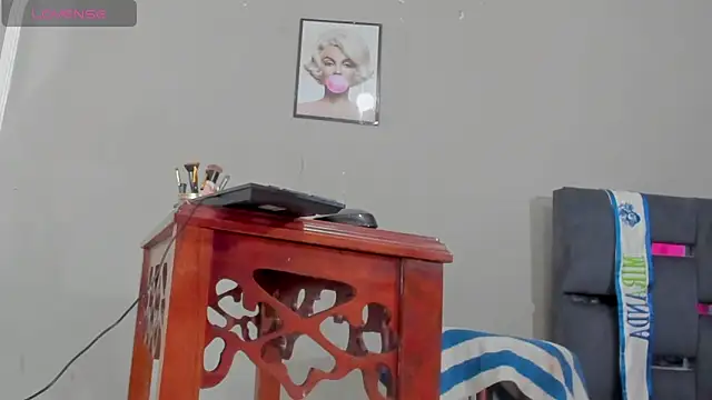 Snapshot of Jimena_Grey chatting on June 4, 2026, 12:38 am Jimena Grey online show from June 4, 2026, 12:38 am