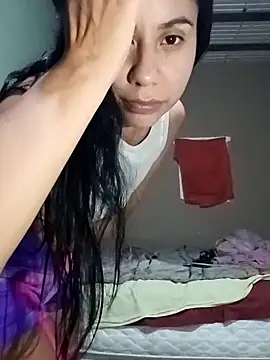 Michellluxo online show from March 3, 2026, 4:07 am