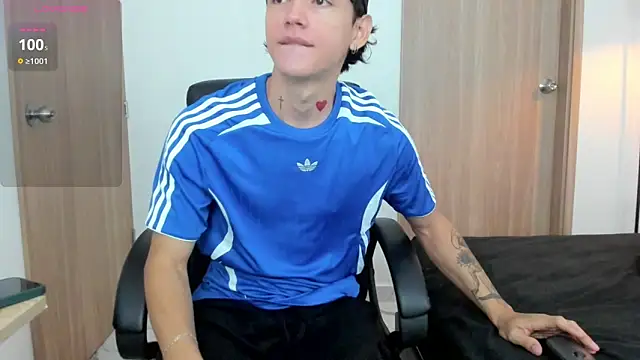 Snapshot of badboy_one_ chatting on March 22, 2025, 1:19 pm badboy one  online show from March 22, 2025, 1:19 pm