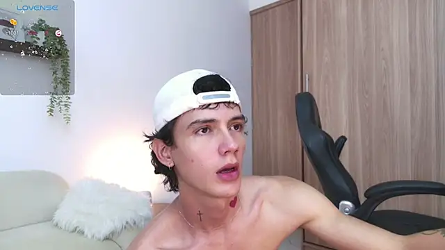 Snapshot of badboy_one_ chatting on September 29, 2025, 8:35 pm badboy one  online show from September 29, 2025, 8:35 pm