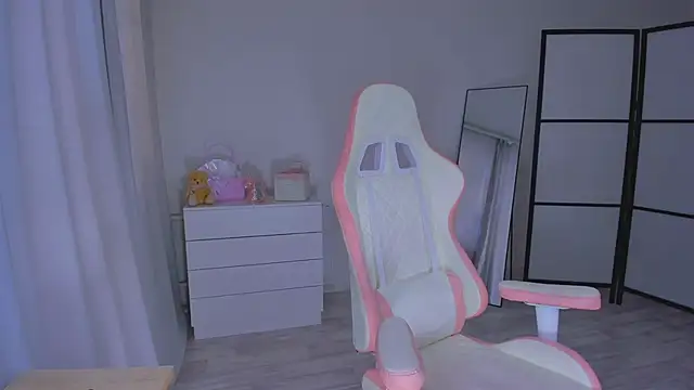 AnnaLunar online show from February 27, 2025, 5:34 am