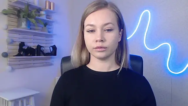 holly xglam online show from January 16, 2025, 6:35 am