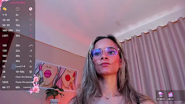 SkiinnyAna online show from February 9, 2025, 7:41 pm