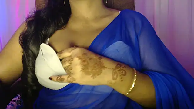 Prita07 online show from October 15, 2025, 1:44 pm