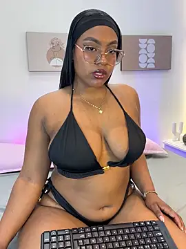 Esmeralda Duarte online show from March 3, 2026, 5:35 am