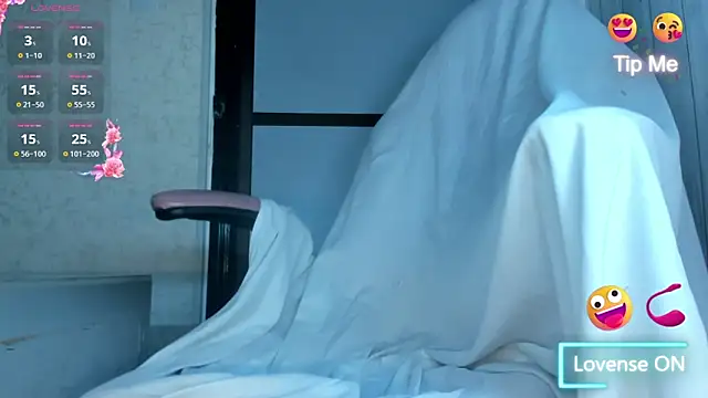 Lissalittlee online show from March 12, 2025, 10:39 pm