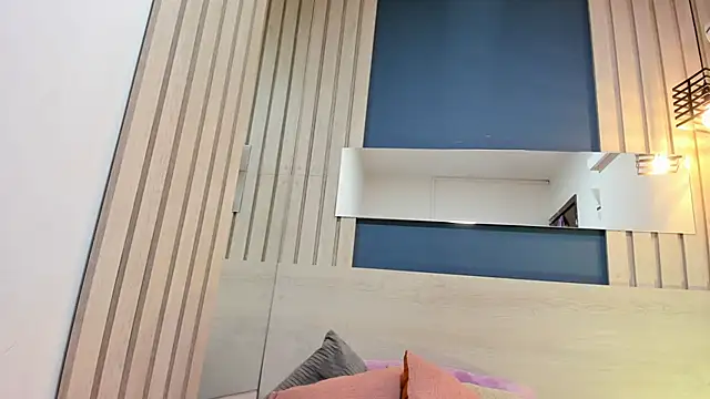 miel gomez online show from October 6, 2025, 10:29 pm