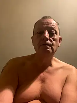 chubbybear2cum online show from November 24, 2025, 7:35 pm