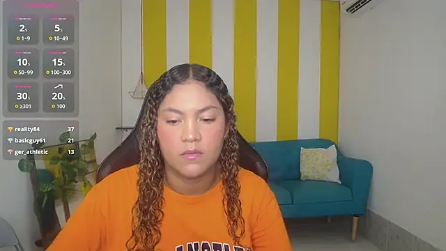 Cristal War online show from November 10, 2025, 11:04 pm