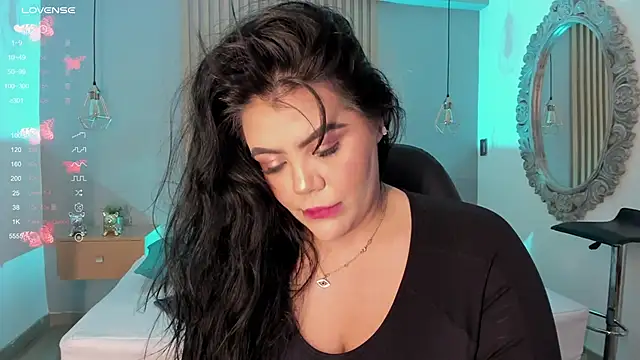 Snapshot of Harmonybabe_ chatting on February 25, 2025, 8:09 pm Harmonybabe online show from February 25, 2025, 8:09 pm