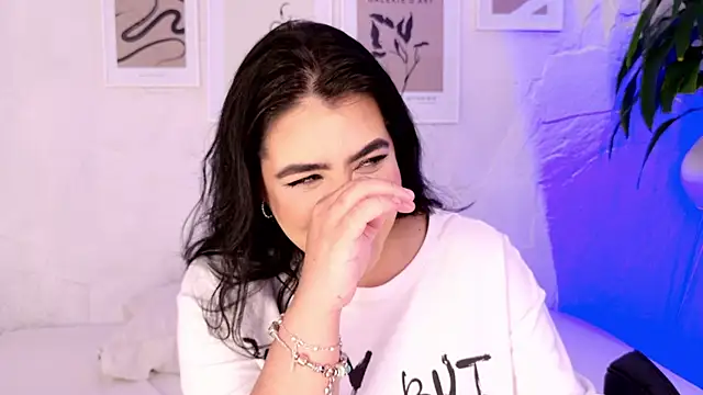 Snapshot of Harmonybabe_ chatting on November 1, 2025, 7:49 pm Harmonybabe online show from November 1, 2025, 7:49 pm