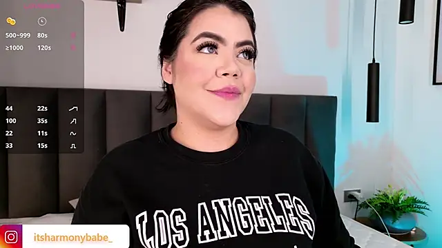 Snapshot of Harmonybabe_ chatting on January 18, 2026, 8:23 pm Harmonybabe online show from January 18, 2026, 8:23 pm