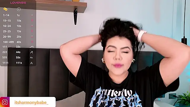 Snapshot of Harmonybabe_ chatting on February 2, 2026, 7:56 pm Harmonybabe online show from February 2, 2026, 7:56 pm