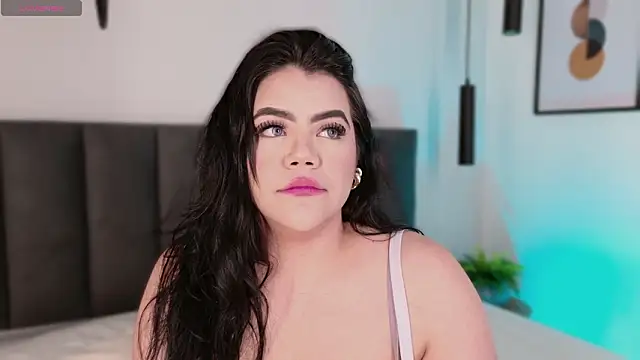 Snapshot of Harmonybabe_ chatting on February 15, 2026, 9:11 pm Harmonybabe online show from February 15, 2026, 9:11 pm