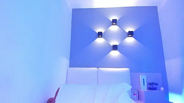 aisha h  online show from January 24, 2025, 1:03 am