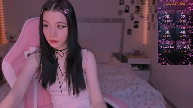 CoddleWeeper  online show from December 12, 2024, 11:18 am