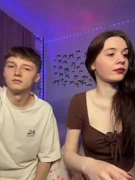 CoddleWeeper  online show from April 5, 2026, 4:15 pm