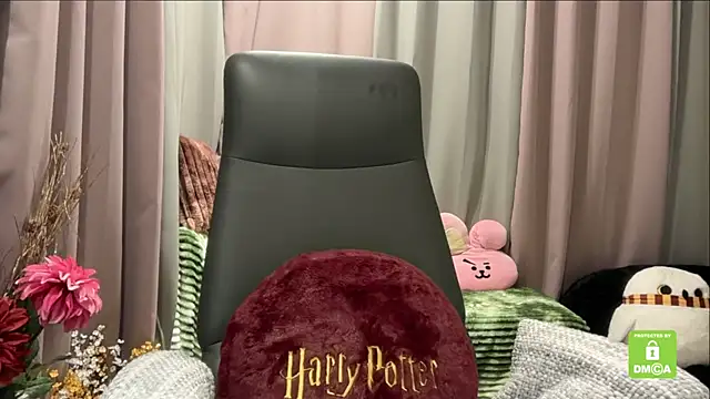 Unique-Beauty online show from December 20, 2025, 9:11 pm