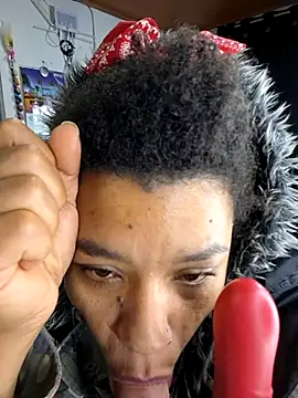 Selket11 online show from March 20, 2025, 2:42 pm