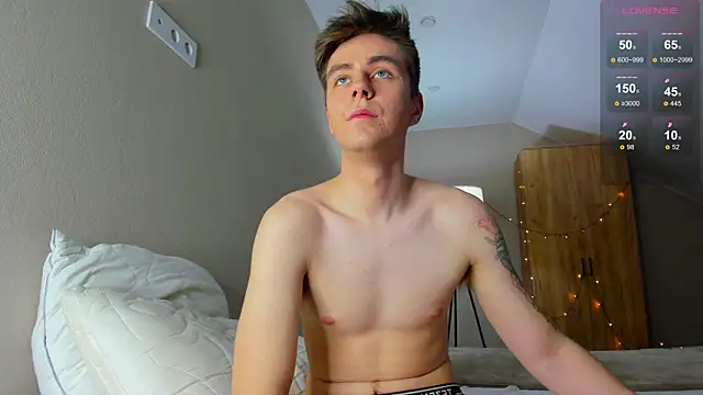 TaisonBrownX online show from December 15, 2024, 7:42 pm