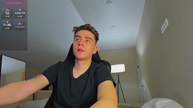 TaisonBrownX online show from December 28, 2024, 10:23 pm