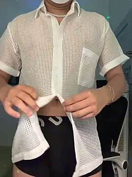 Snapshot of MinhTuanLive chatting on March 17, 2025, 5:45 am MinhTuanLive online show from March 17, 2025, 5:45 am