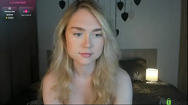 TheVanessaMaes online show from October 24, 2025, 7:21 pm