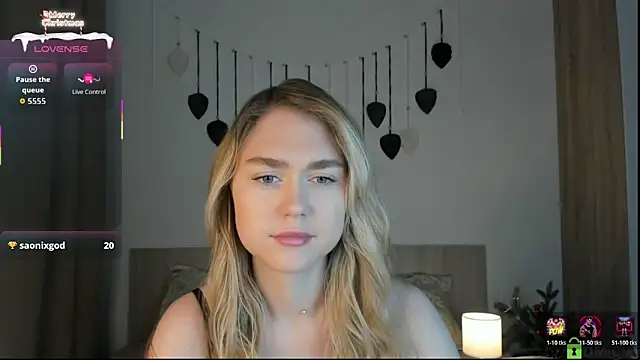 TheVanessaMaes online show from December 17, 2025, 12:49 am