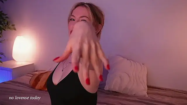 Snapshot of kris69kiss chatting on February 2, 2026, 1:10 pm kris69kiss online show from February 2, 2026, 1:10 pm