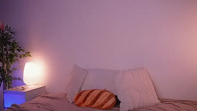 Snapshot of kris69kiss chatting on February 18, 2026, 1:07 pm kris69kiss online show from February 18, 2026, 1:07 pm