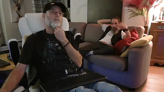 Snapshot of Towndude123 chatting on February 20, 2025, 11:54 pm Towndude123 online show from February 20, 2025, 11:54 pm