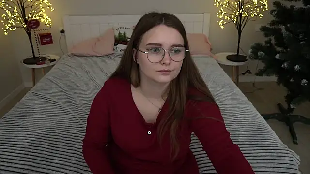 MagicPeachh  online show from December 23, 2024, 7:28 am